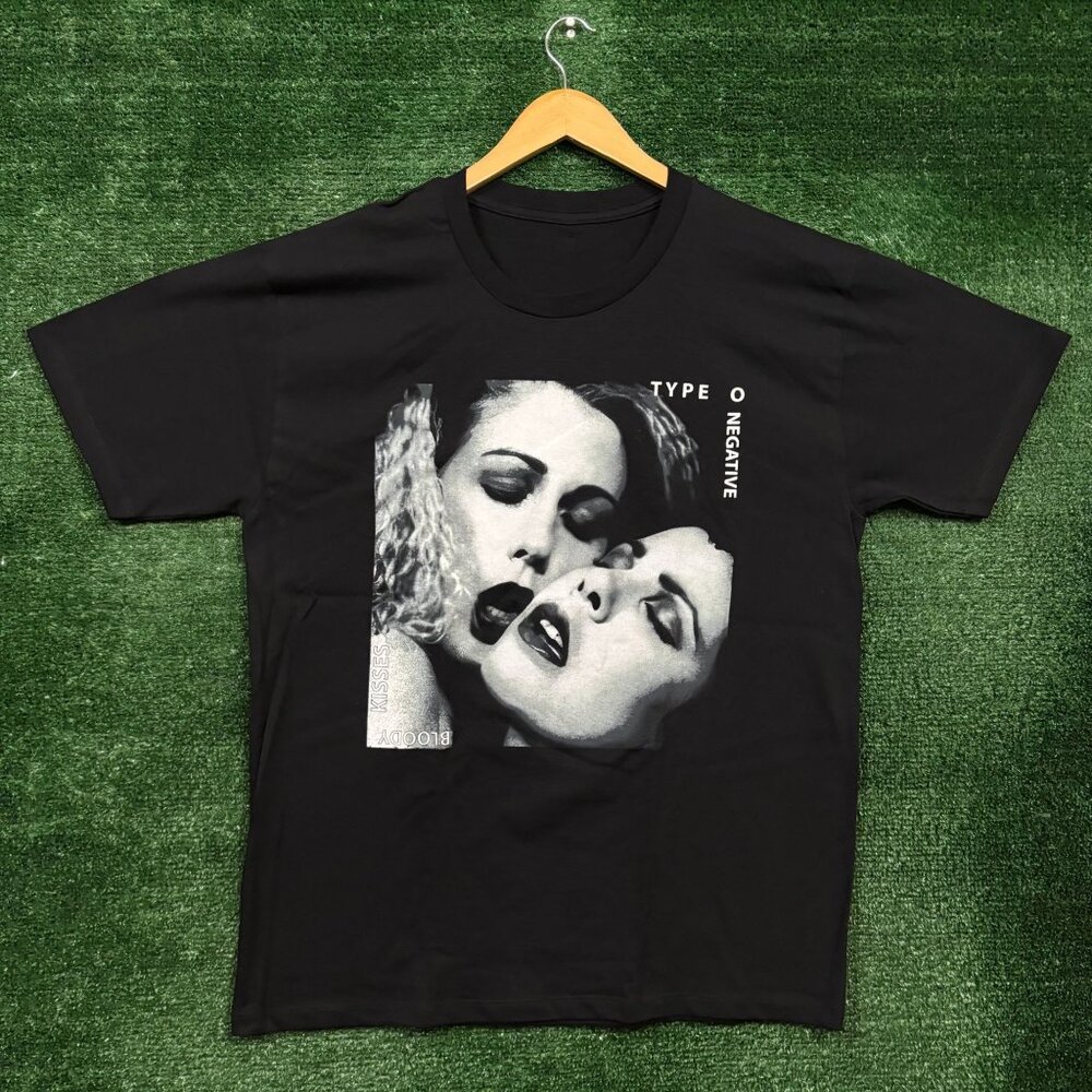 Type O Negative Bloody Kisses Gothic Metal Band T-Shirt Size Large